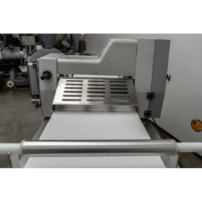 Masina de turat aluat 500x1000 mm BANC